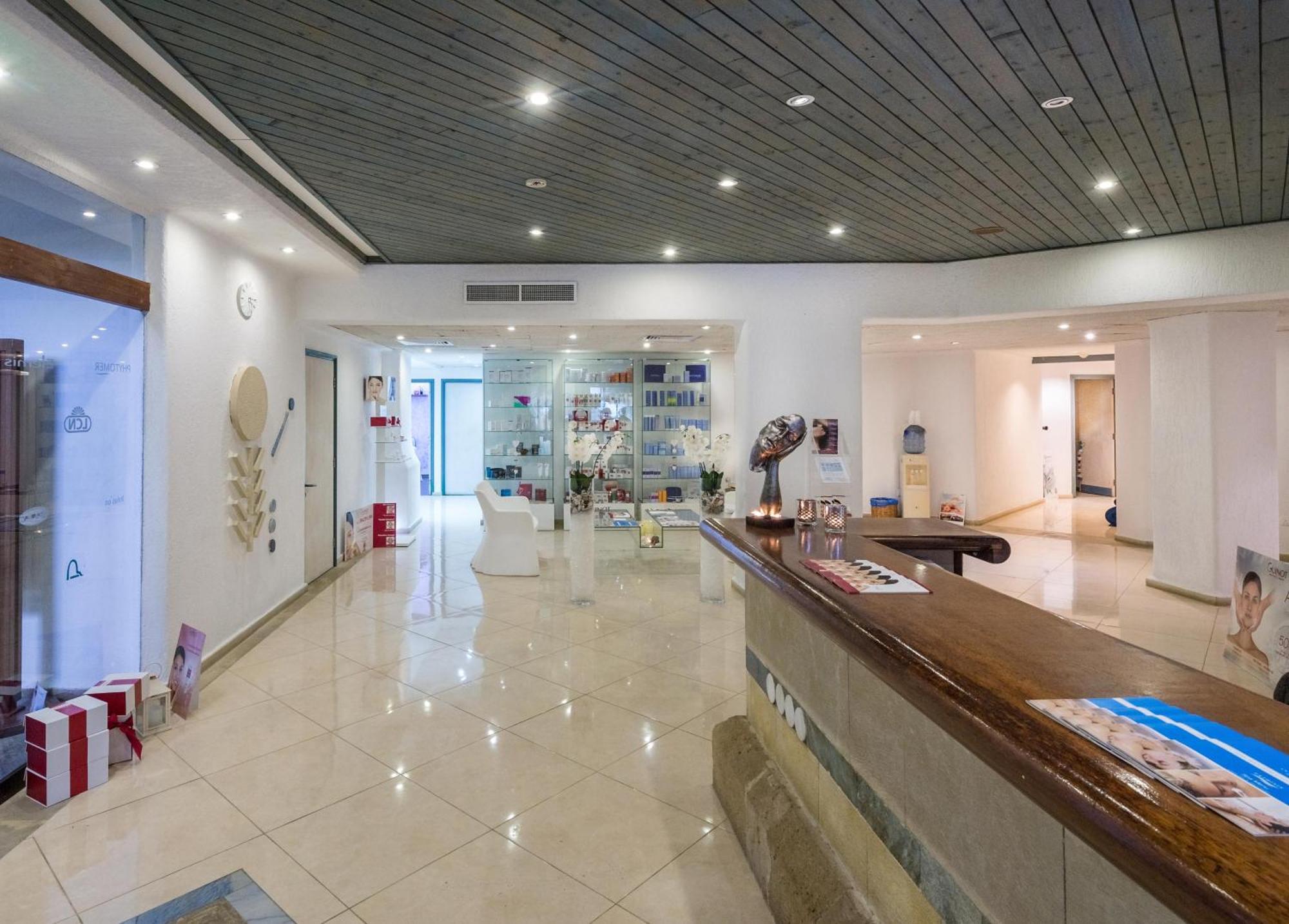 Готель Coral & Cyprus 5*