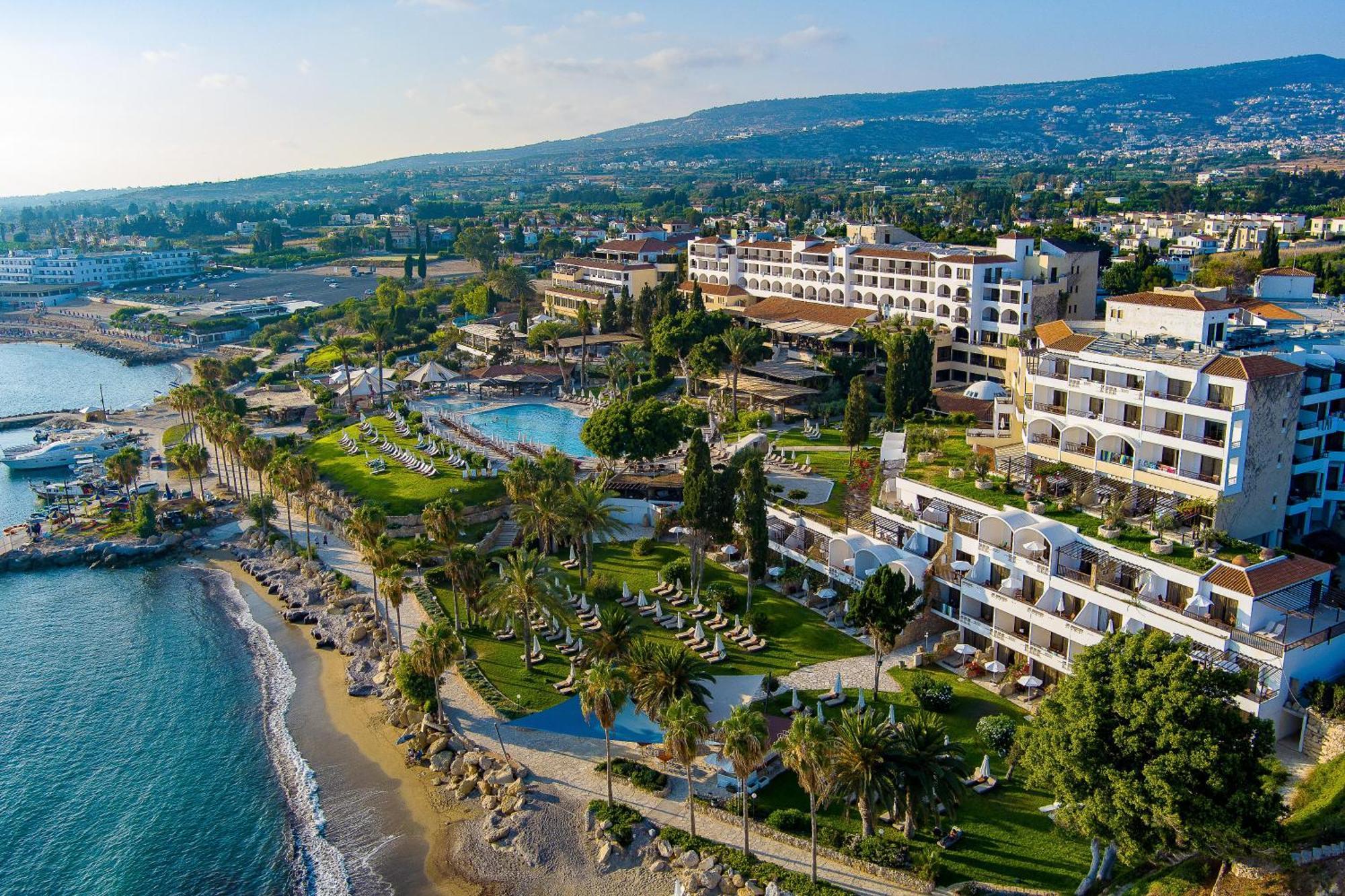 Готель Coral & Cyprus